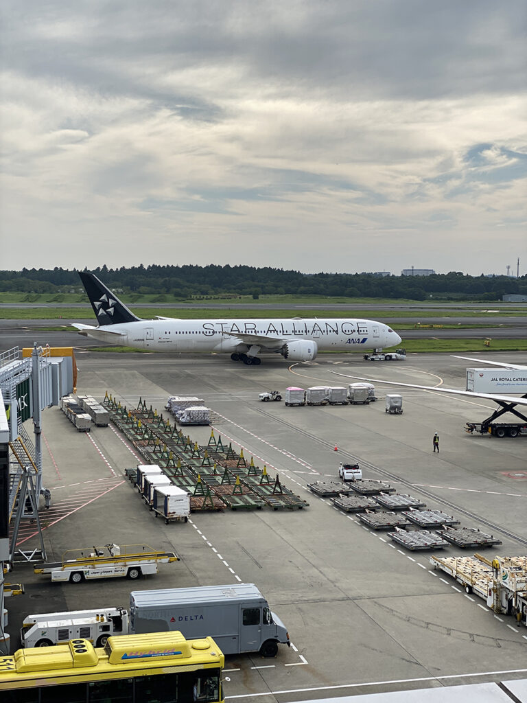 成田空港第1ターミナルの展望デッキからの風景